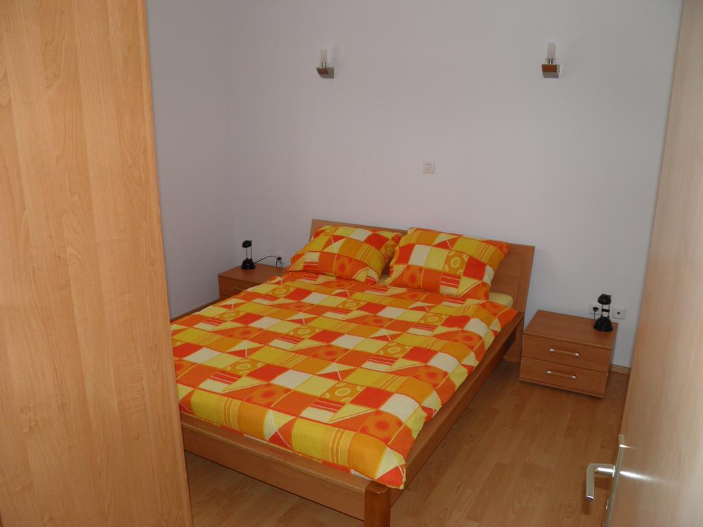 Apartmani Galeb Biograd Na Moru Exterior photo