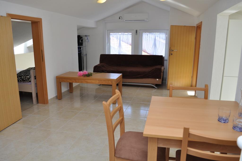 Apartmani Galeb Biograd Na Moru Exterior photo